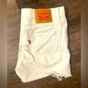 *Levi’s* White Cut Off Shorts